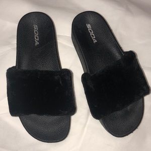 Soda Black Fuzzy Slides